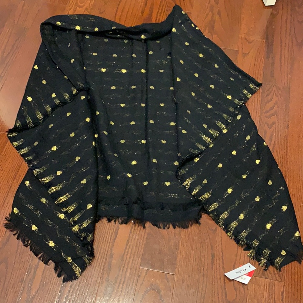 Aritzia gold heart/black big scarf